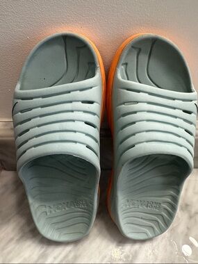 HOKA ONE ONE ORA RECOVERY SLIDE sandals M7 W9
